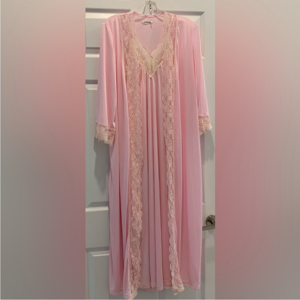 Luxurious Pink Lace Trim Robe & Nightgown